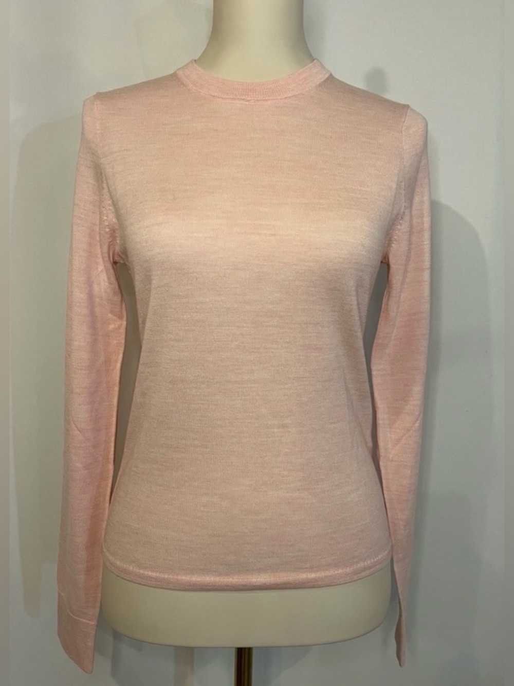 J.Crew Carolyn fitted crewneck sweater in merino wool in heather shell - Picture 5 of 8